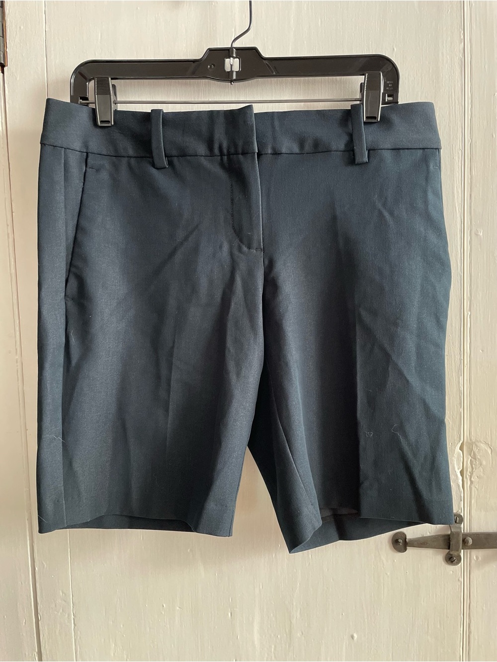 The 10" Short Ann Taylor Classic Women's Tailored Navy Shorts Size 4 New w/ Tags